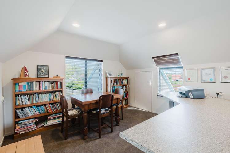 5 Earls Court Hillcrest_16