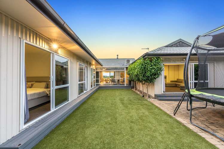 94 Norman Lesser Drive St Johns Park_15