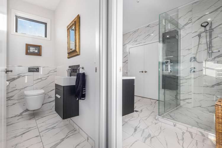 10 Queen Street West Levin_17