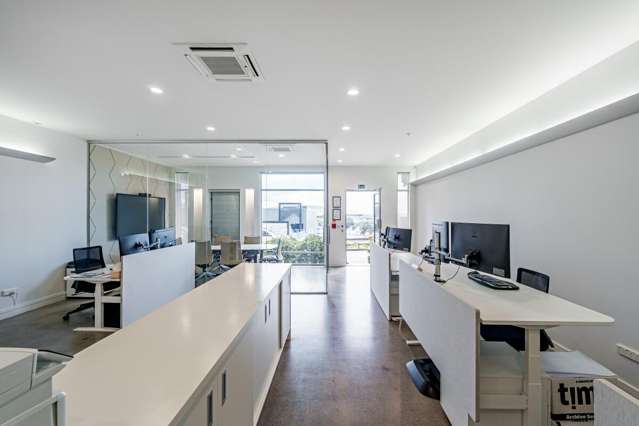 Elevated Parnell Office &ndash; Vacant Possession