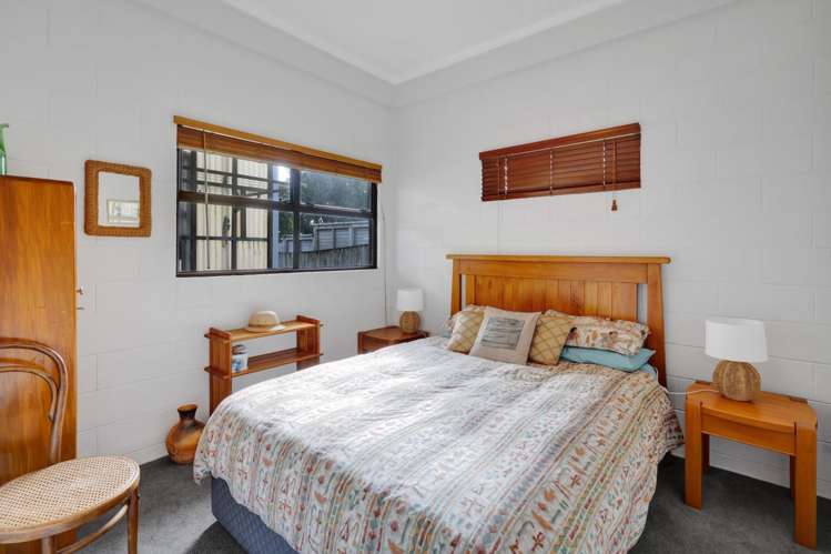 8b Squire Place Blagdon_40