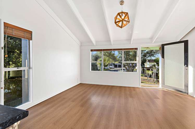 2/33 Royal Terrace Sandringham_6