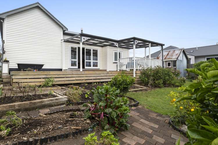 132 Tukapa Street Westown_32
