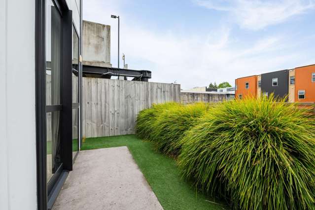 5/1 Vialou Street Hamilton Central_1