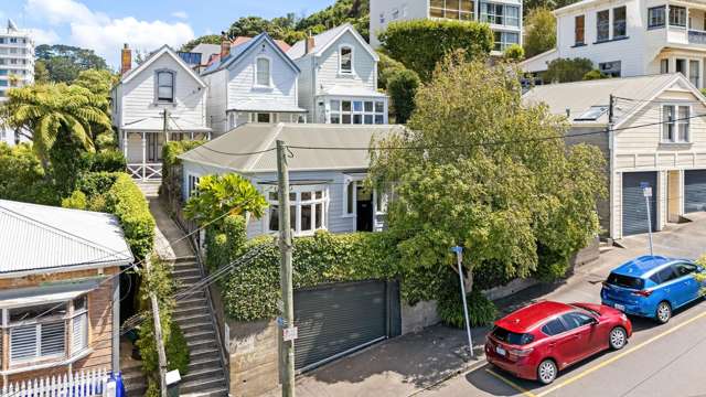 ADORABLE CHARACTER - UNBEATABLE THORNDON LOCATION