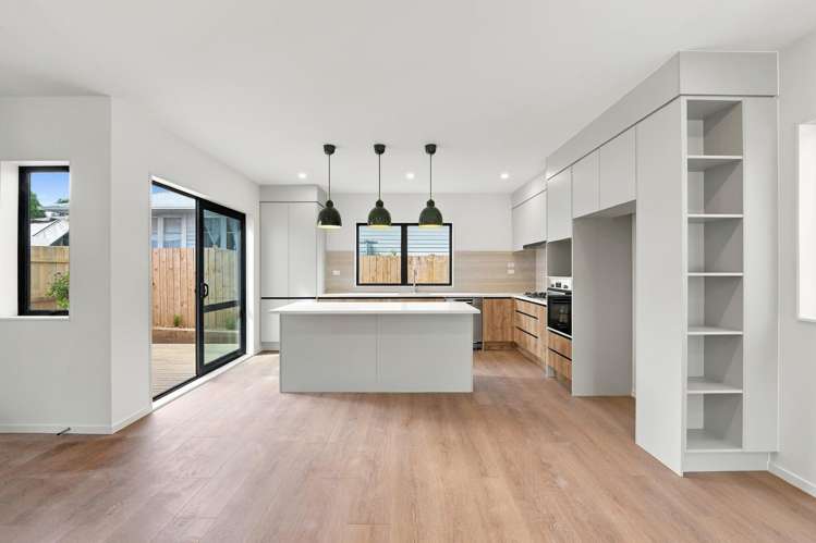 Units 1-3/48 Roberts Road_1