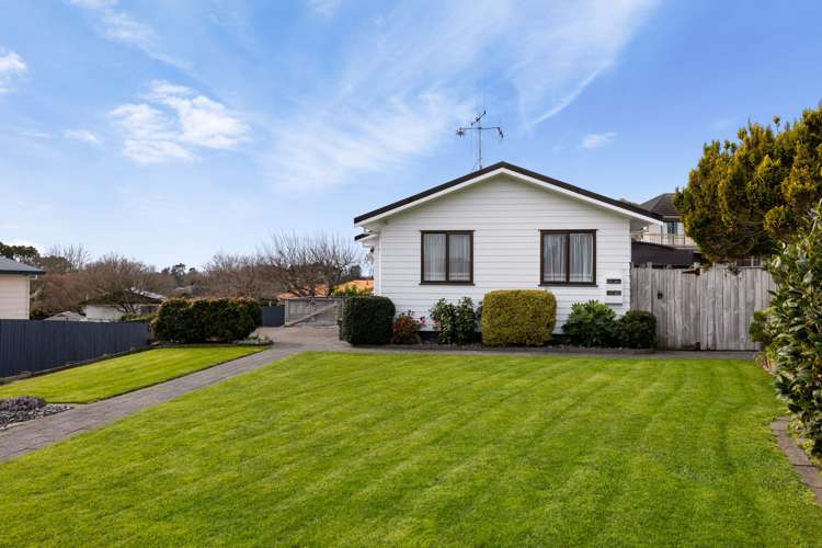 43 Lansdowne Crescent Glenview_32