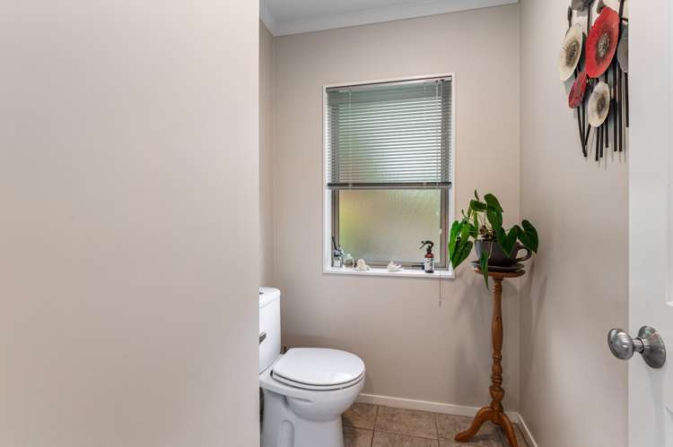 16a Basley Road Owhata_17