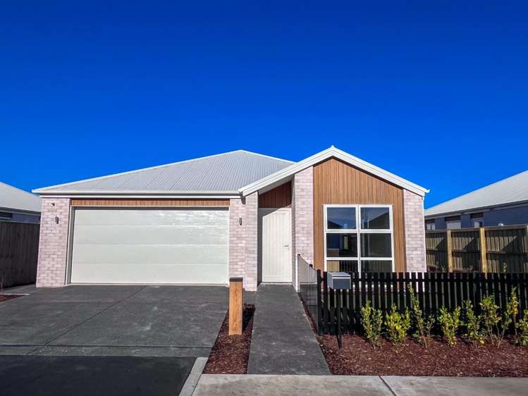 5 Harlequin Drive 11103_2