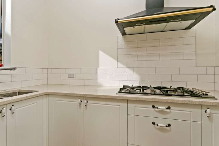 9 Tuangi Street Long Bay_8