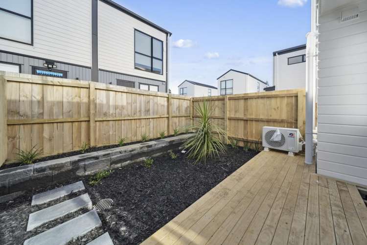 10-12 Clendon Place Manurewa_44