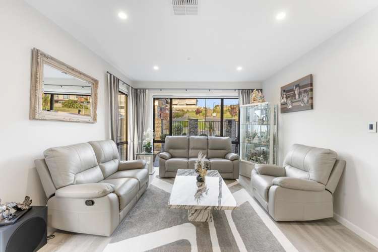 13 Michael Richard Place East Tamaki Heights_11