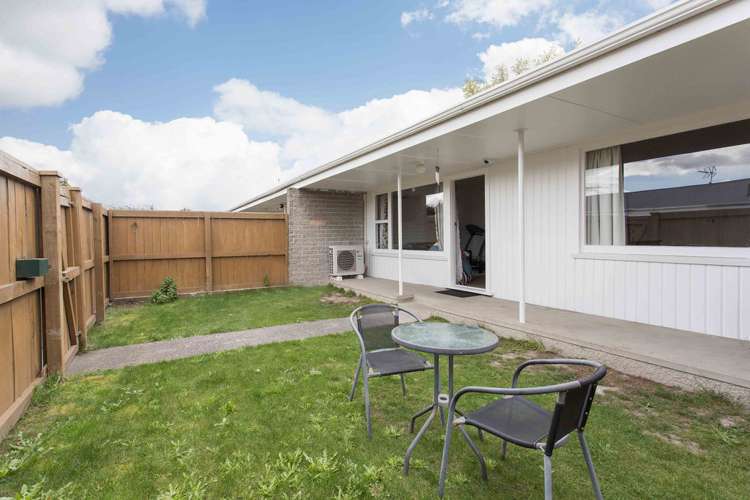 2/9 Curletts Road Sockburn_0