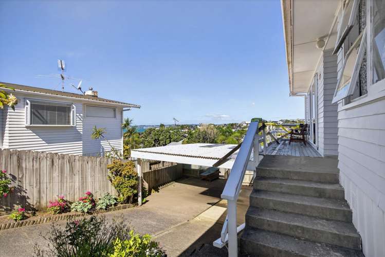 1/9 Colmar Road Mellons Bay_8