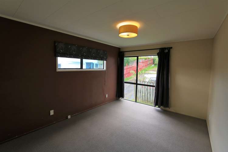15A Halleys Place Mount Roskill_10