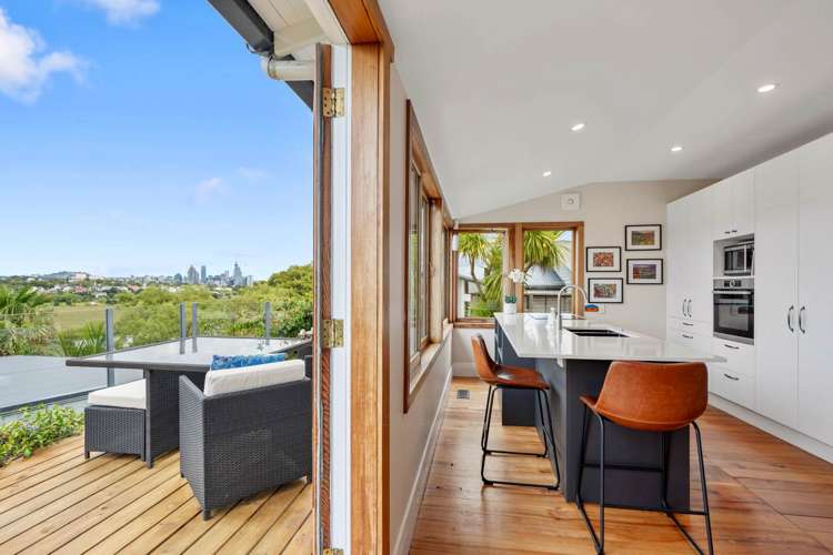 39 Ngataringa Road Devonport_17