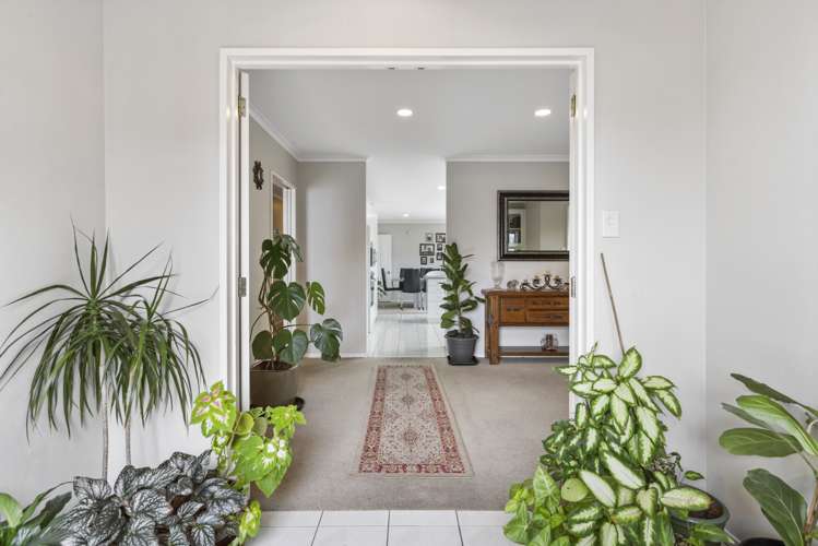 14 Flora Place Wattle Downs_11