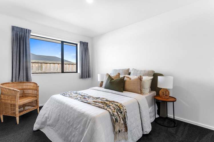 32 Plover Avenue Amberley_7