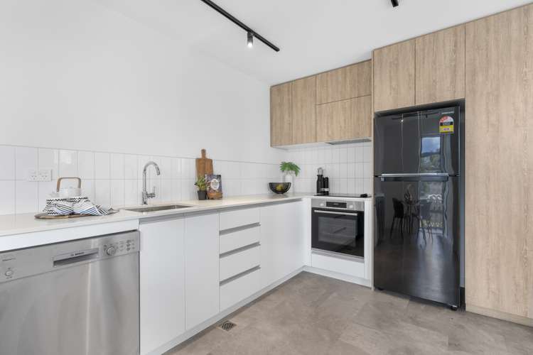 2/69 Tiketike Way Brooklyn_7