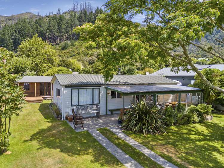 19 Phillips Road Anakiwa and Surrounds_21