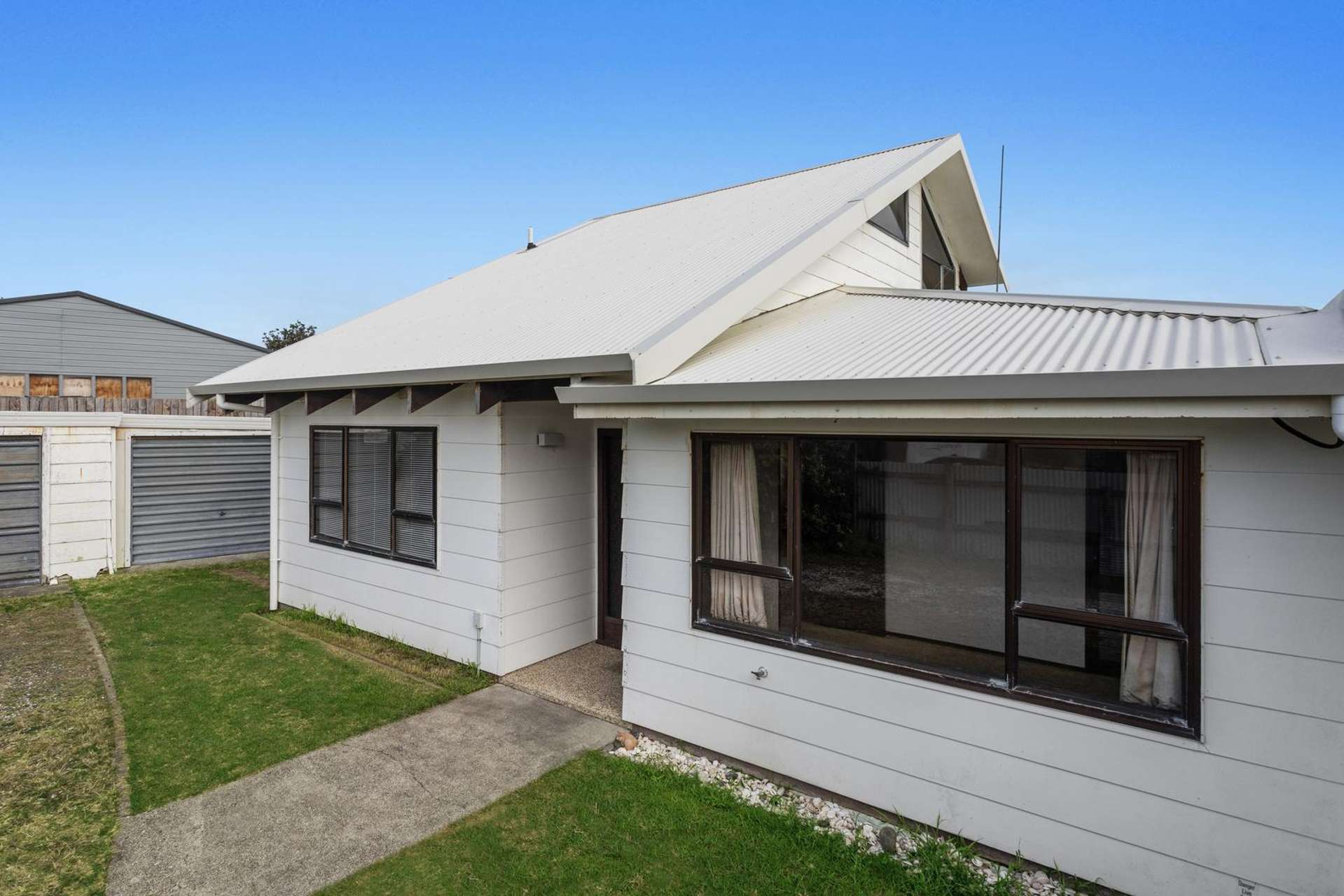 300c Ocean Road Ohope_0