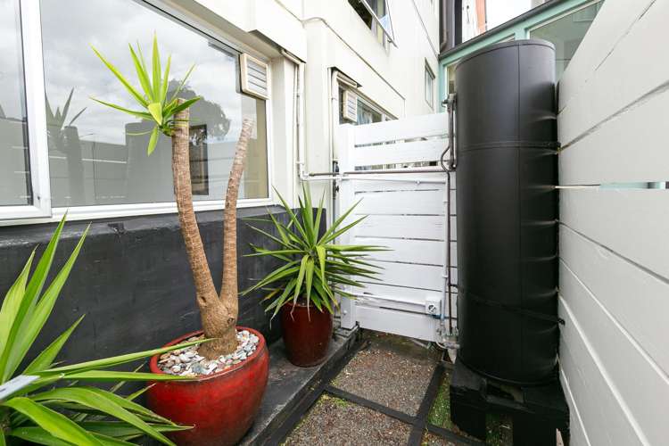 1N/51 Webb Street Mount Cook_12