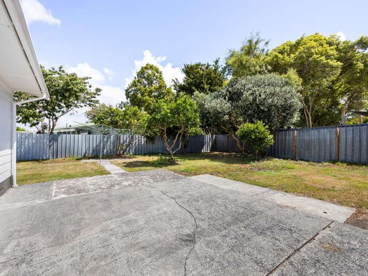 10 Rosalind Street Deanwell_17