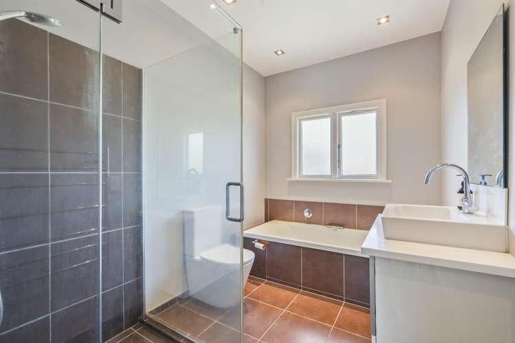 81 Barton Street Woolston_10