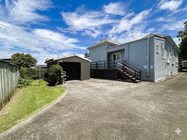 Fully renovated home right next to Cornwall Park