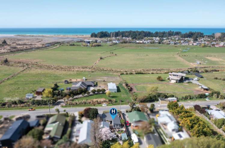 47 Kings Avenue Waikuku Beach_1