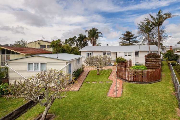 26 Cleland Crescent Blockhouse Bay_13