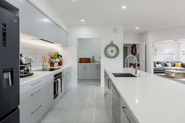 35 Arihi Crescent Frimley_1