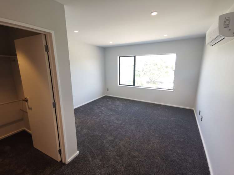 64 Bordeaux Parade Te Atatu South_12