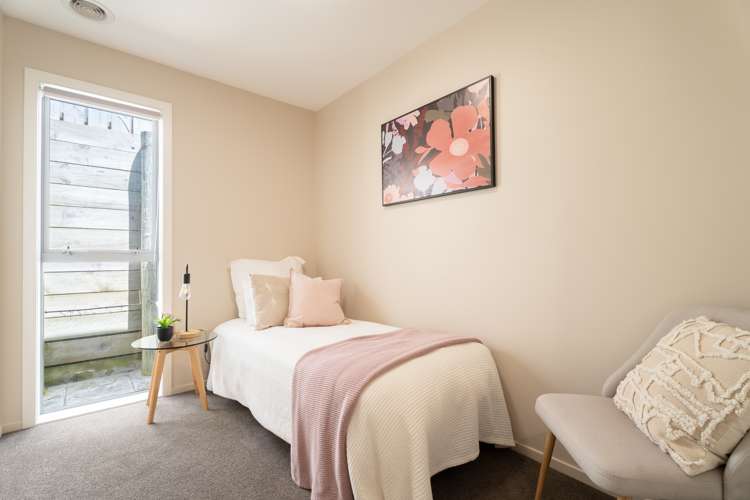 57 Red Beech Avenue Woodridge_17