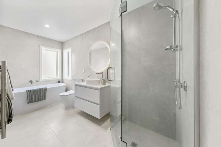 4c Towra Place Botany Downs_17