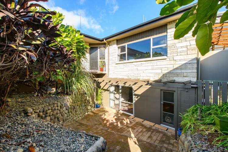 4 Sunny Bay Road Matua_23