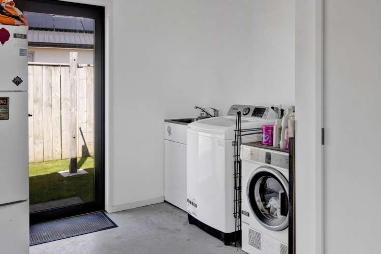 35 County Drive Hawera_20