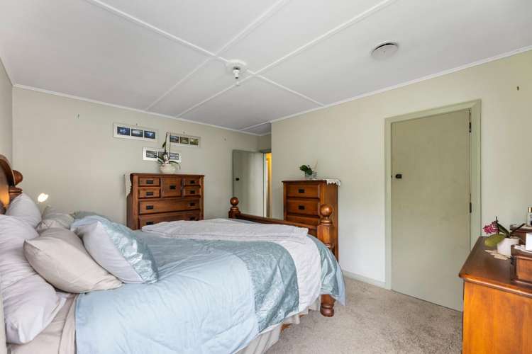 10 Thesis Street Halfway Bush_10