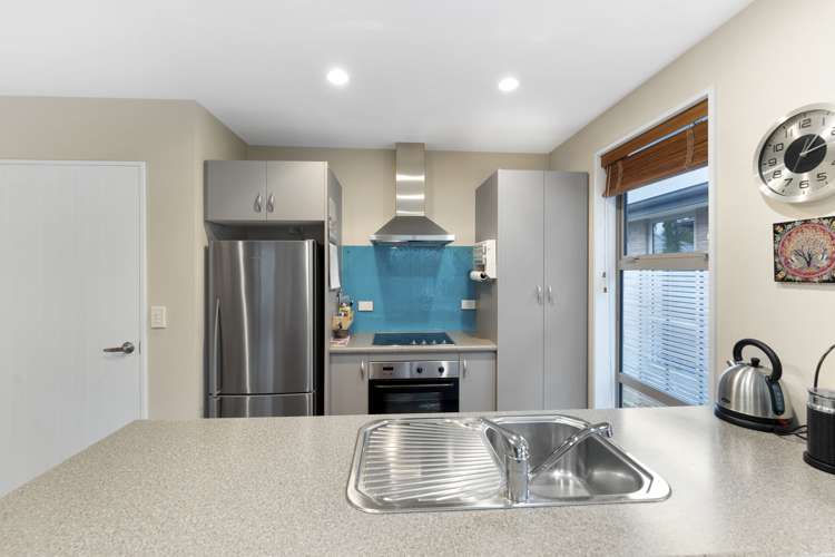 2/62 Radley Street Woolston_8