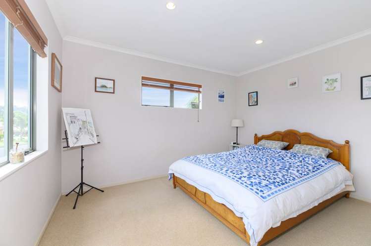1 Mary Forgham Drive Greenhithe_8