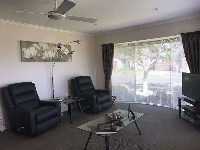 6 Newbliss Crescent East Tamaki Heights_1