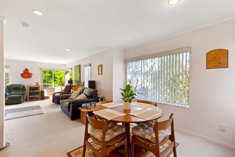 27 Woodfern Crescent Titirangi_12