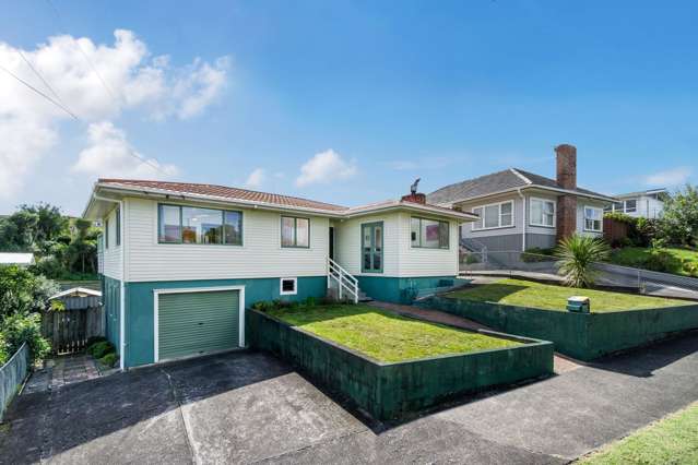 Newly Renovated 3-Bedroom Home with Flexible Living Options in New Windsor!