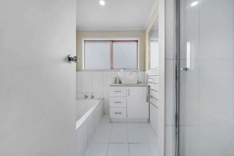 33 Catkin Crescent Papatoetoe_10