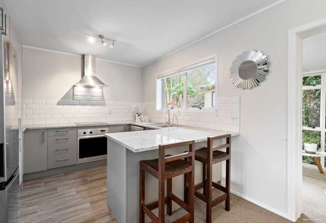 1/26 Te Anau Place Pakuranga Heights_4