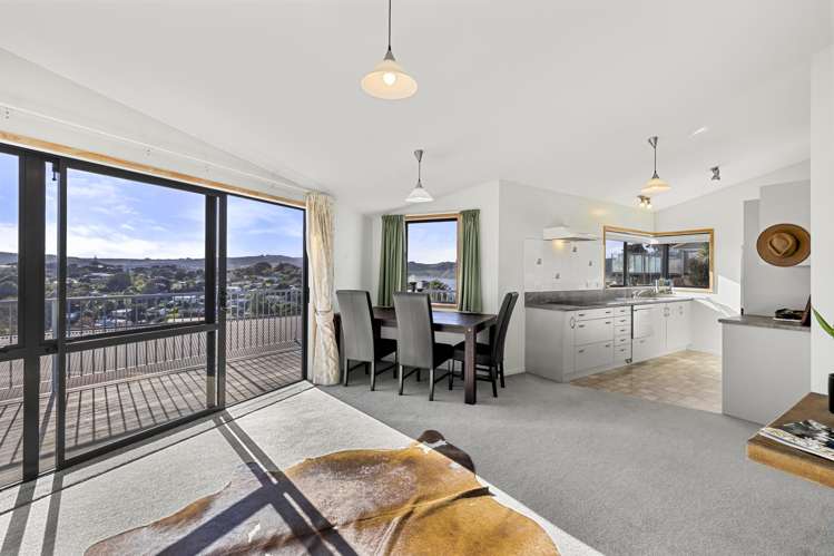 25i Violet Street Raglan_7