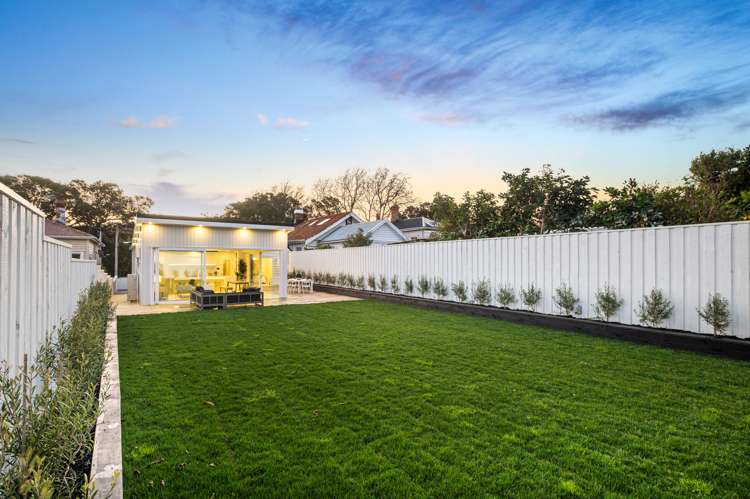 4 Cheltenham Road Devonport_17