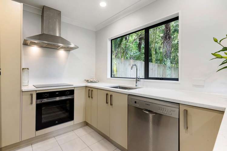 49C Flaxdale Street Birkdale_6