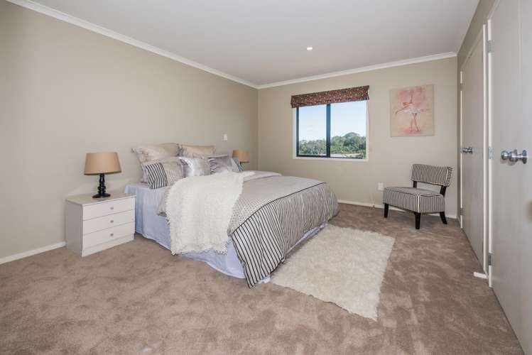 122 Fernhill Way Oteha_12