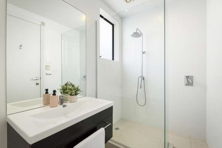 34 Browns Bay Road Rothesay Bay_25